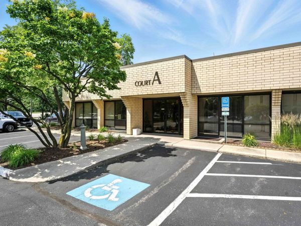 1S280 Summit Avenue , Unit A, Oakbrook Terrace, IL 60181