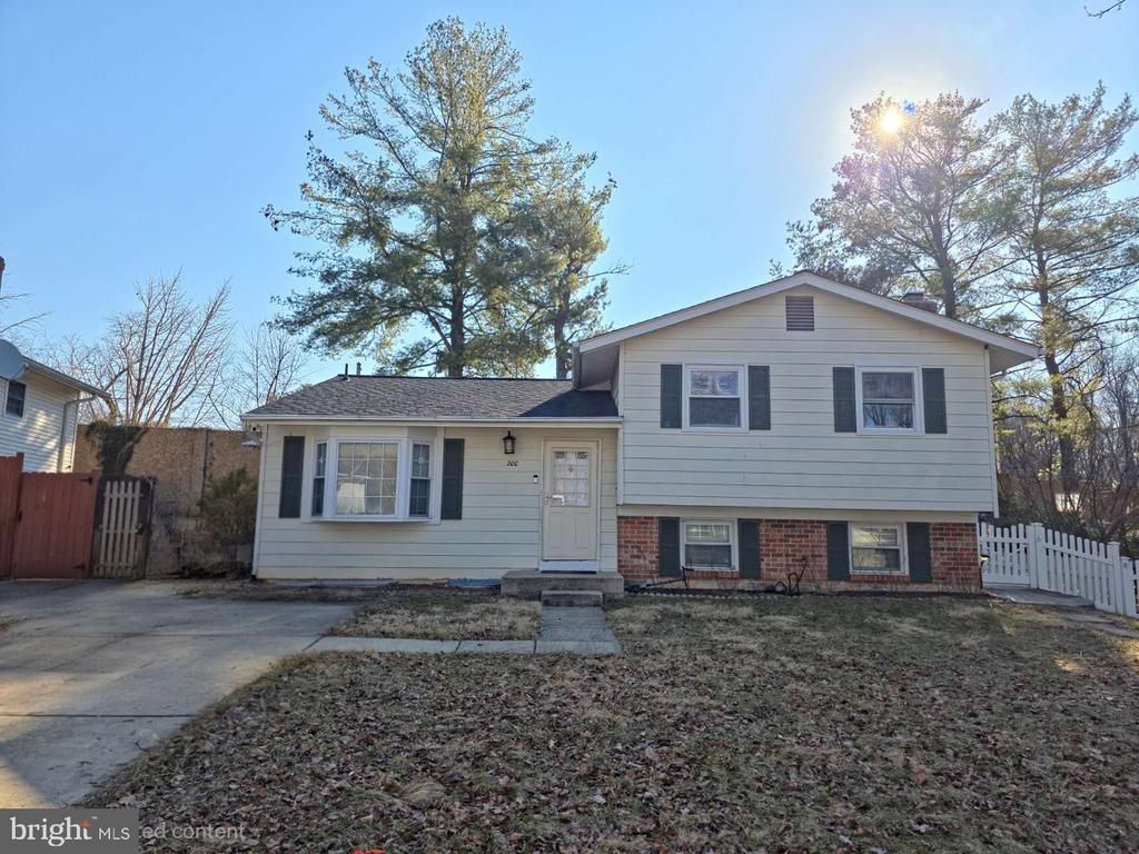 200 Hardy Place, Rockville, MD 20852 Main Photo