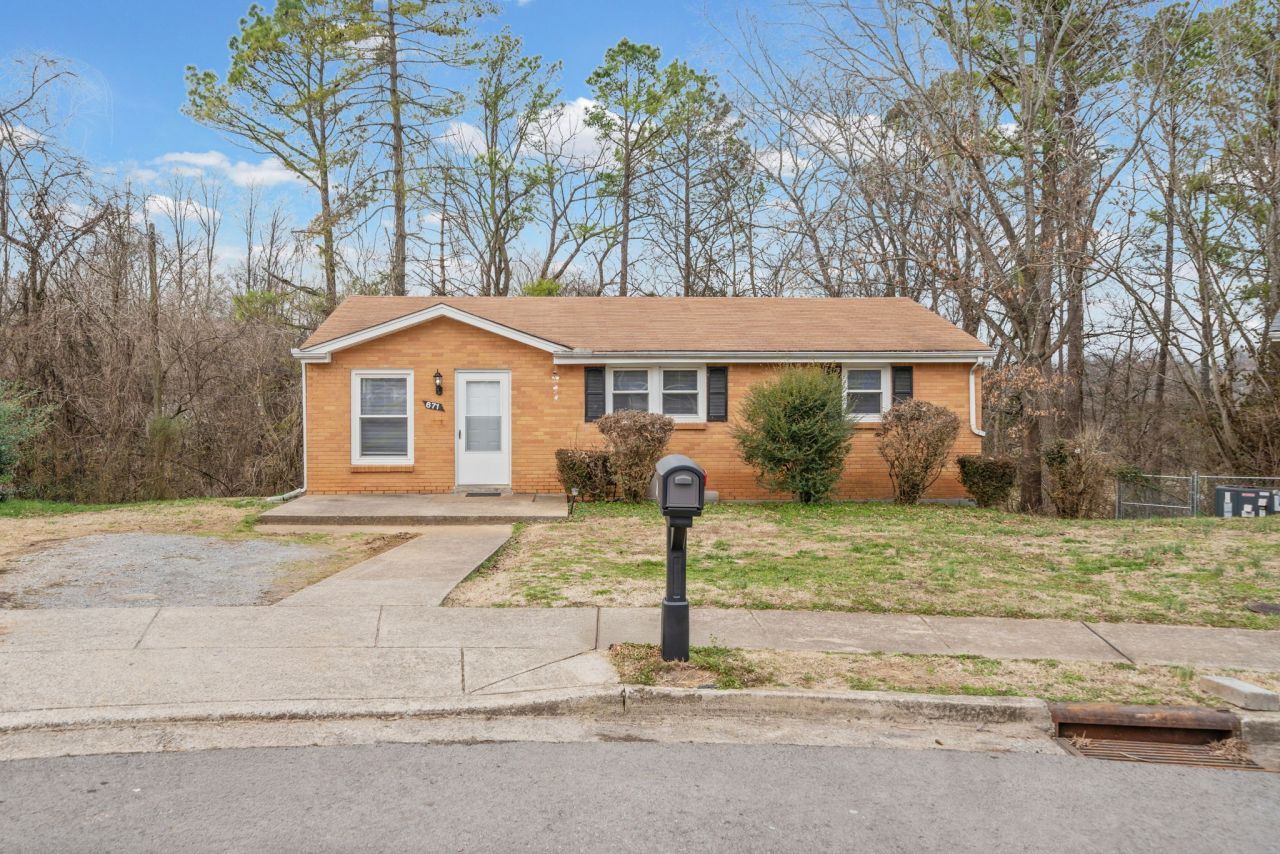 671 Shelton Ct, Clarksville, TN 37040 Main Photo