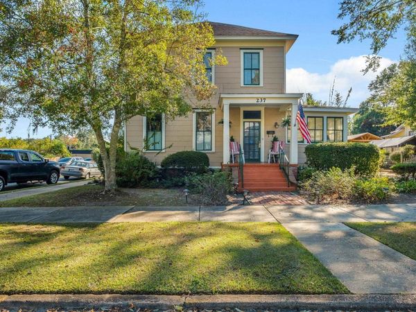 237 E Washington Street , Quincy, FL 32351
