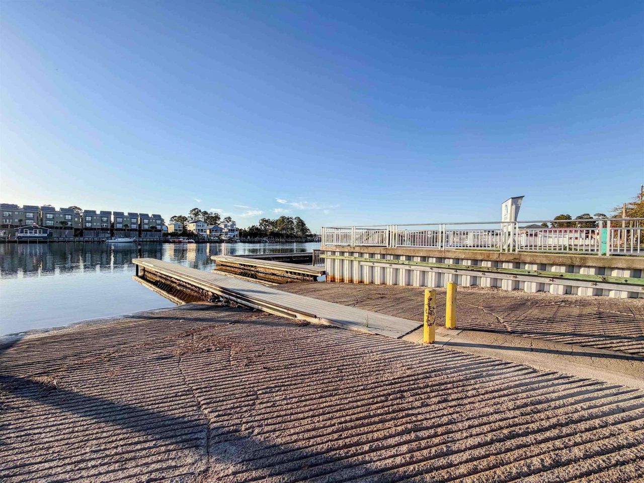 709 SE 3rd Street, Unit D, Carrabelle, FL 32322 Photo