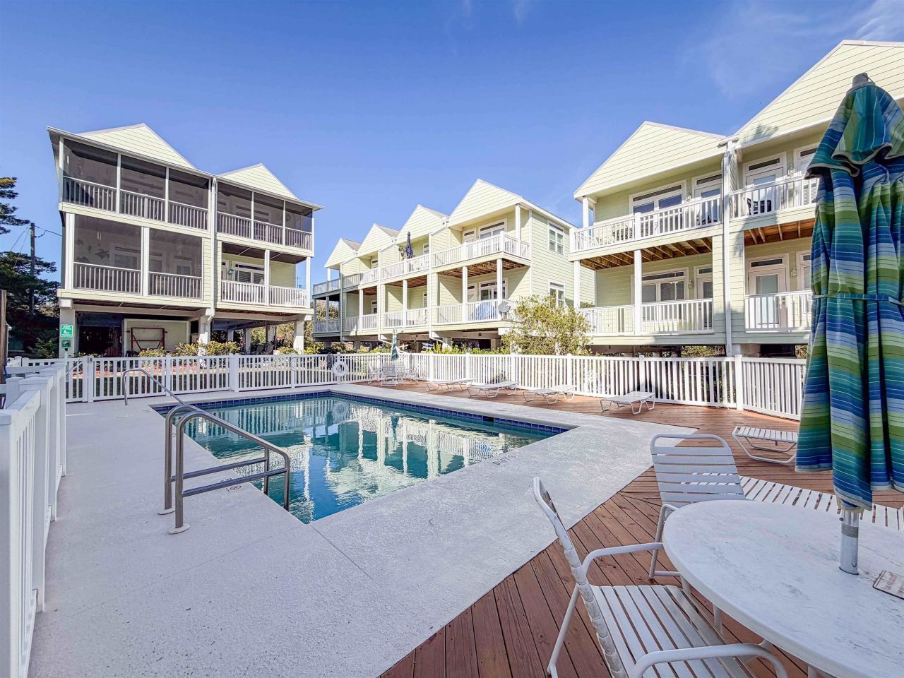 709 SE 3rd Street, Unit D, Carrabelle, FL 32322 Photo