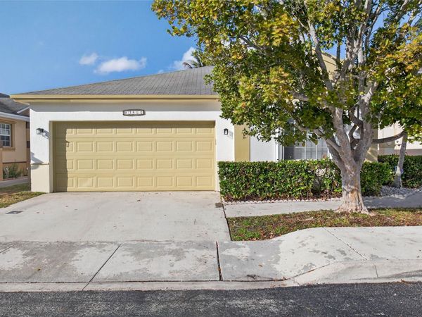 351 E Riverbend Dr, Sunrise, FL 33326