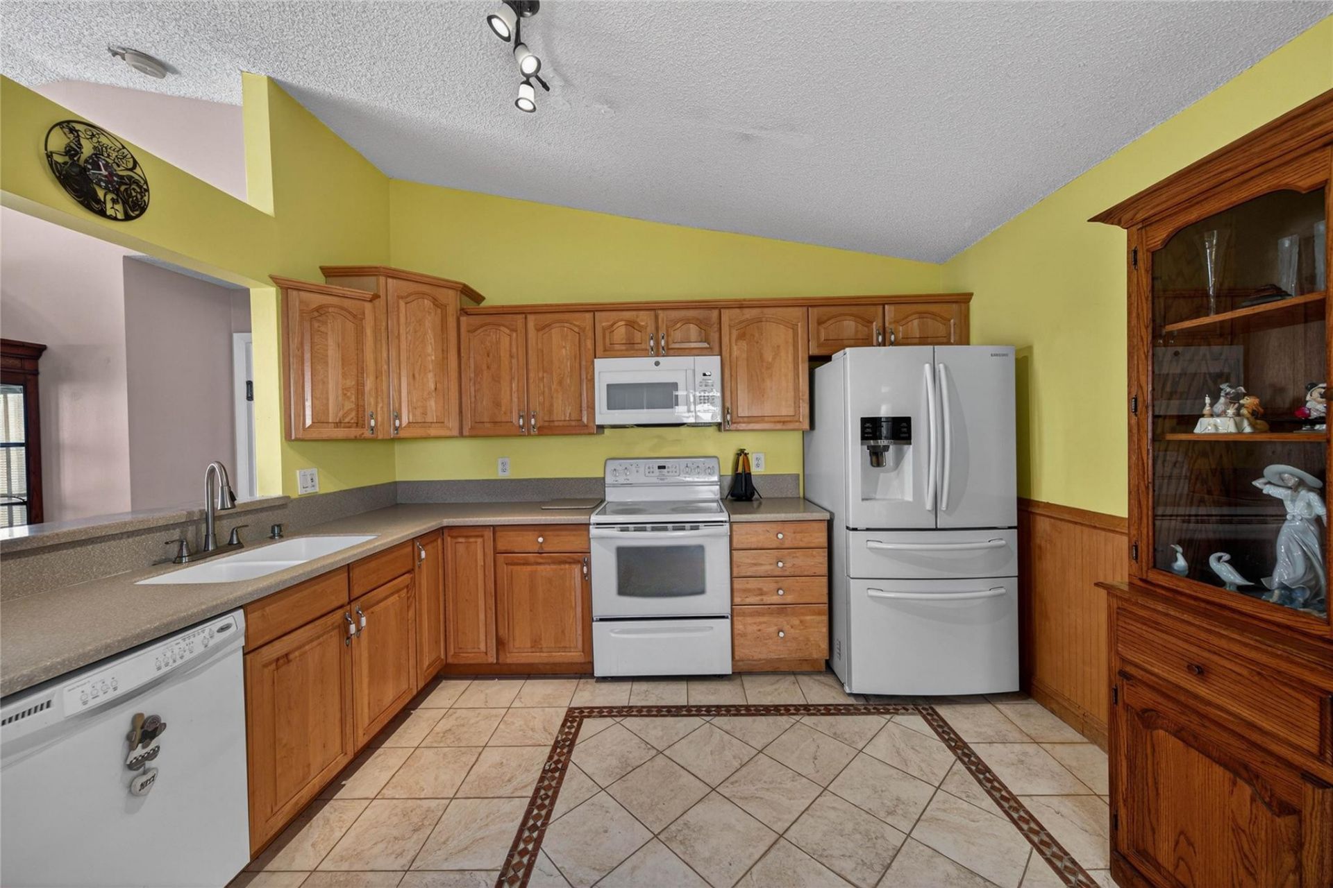 351 E Riverbend Drive, Sunrise, FL 33326 Photo