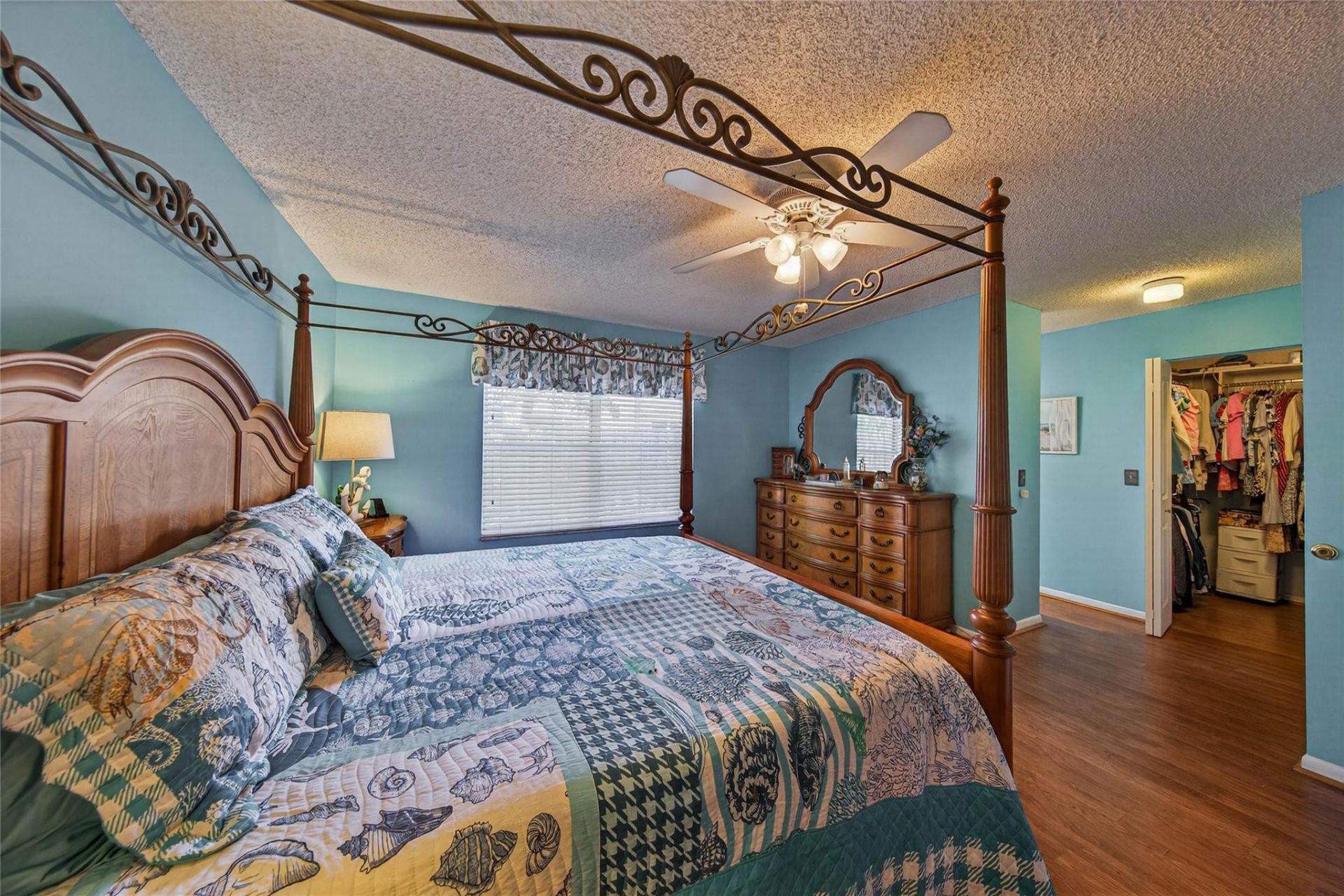 351 E Riverbend Drive, Sunrise, FL 33326 Photo