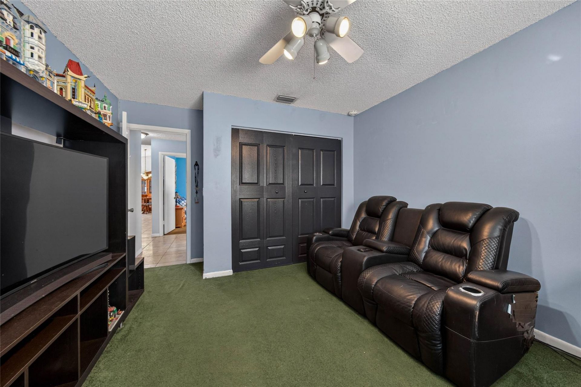 351 E Riverbend Drive, Sunrise, FL 33326 Photo