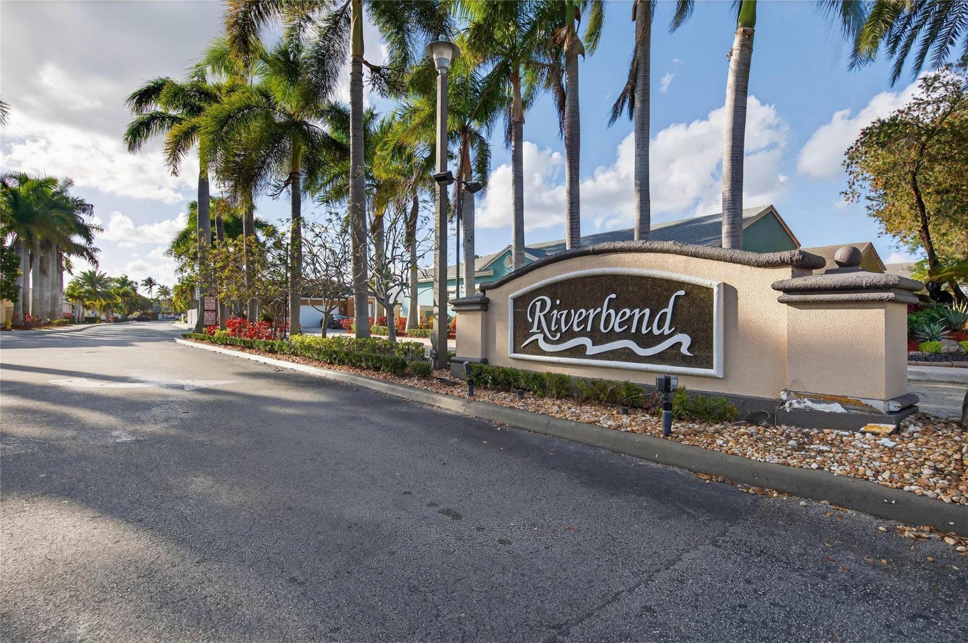 351 E Riverbend Drive, Sunrise, FL 33326 Photo