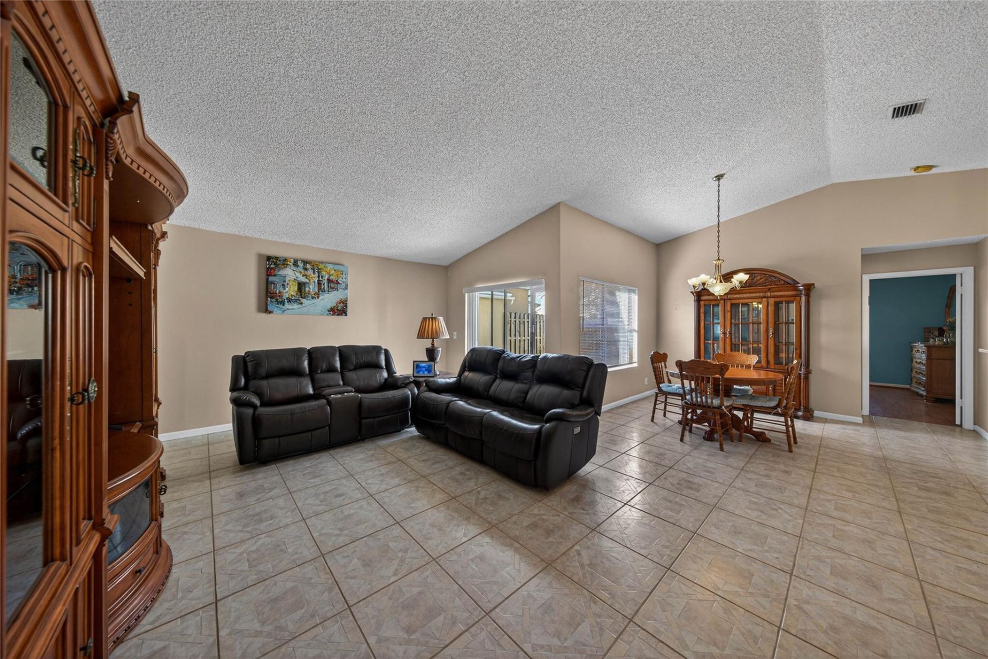 351 E Riverbend Drive, Sunrise, FL 33326 Photo