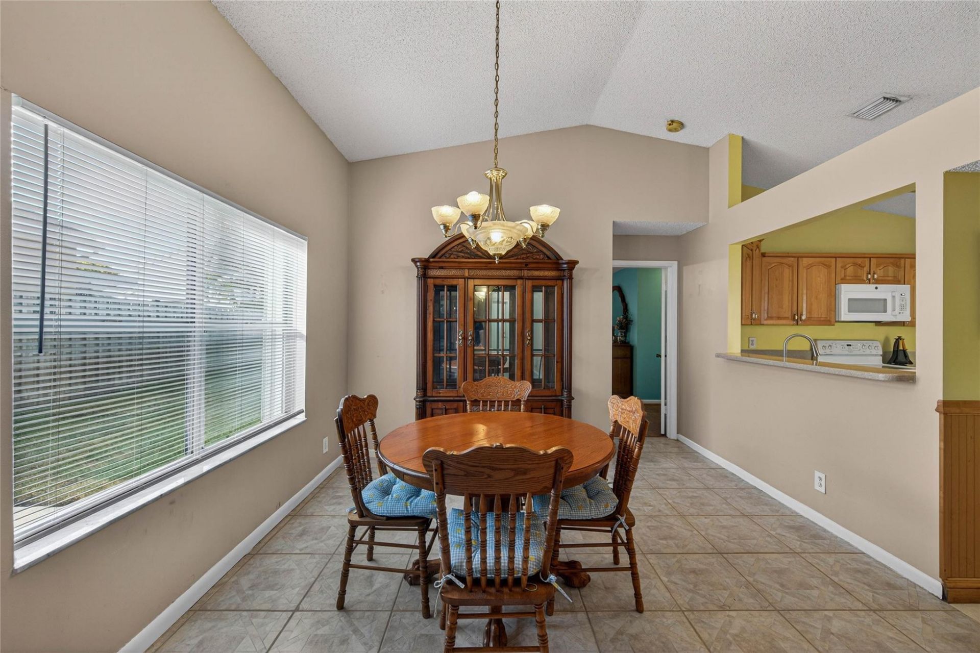 351 E Riverbend Drive, Sunrise, FL 33326 Photo