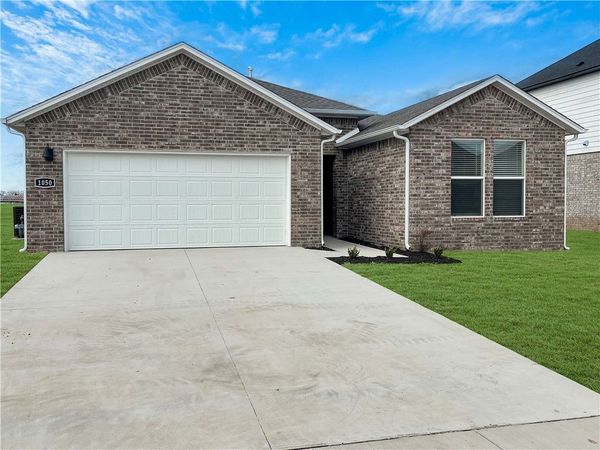 2420 Max Avenue, Bentonville, AR 72713