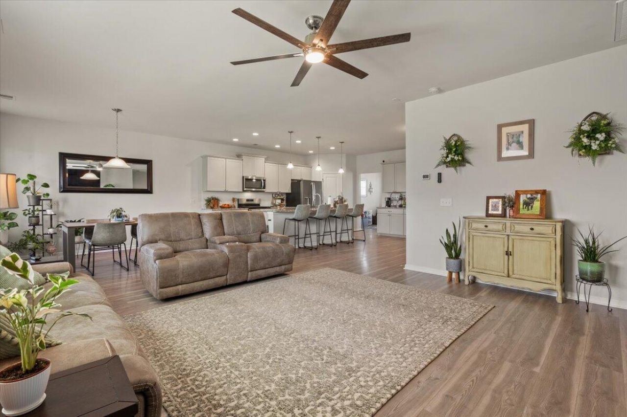 430 Ambrose Drive Photo 15