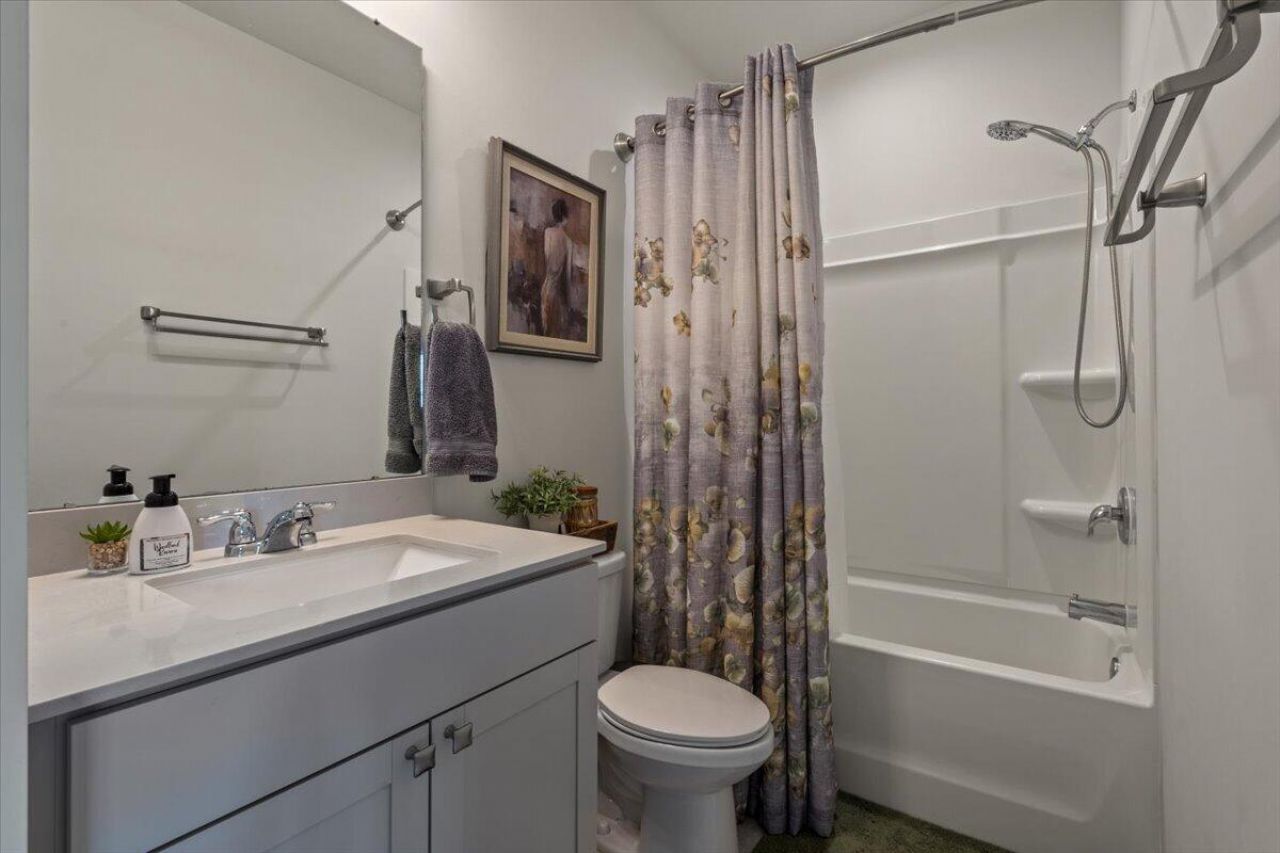 430 Ambrose Drive Photo 19