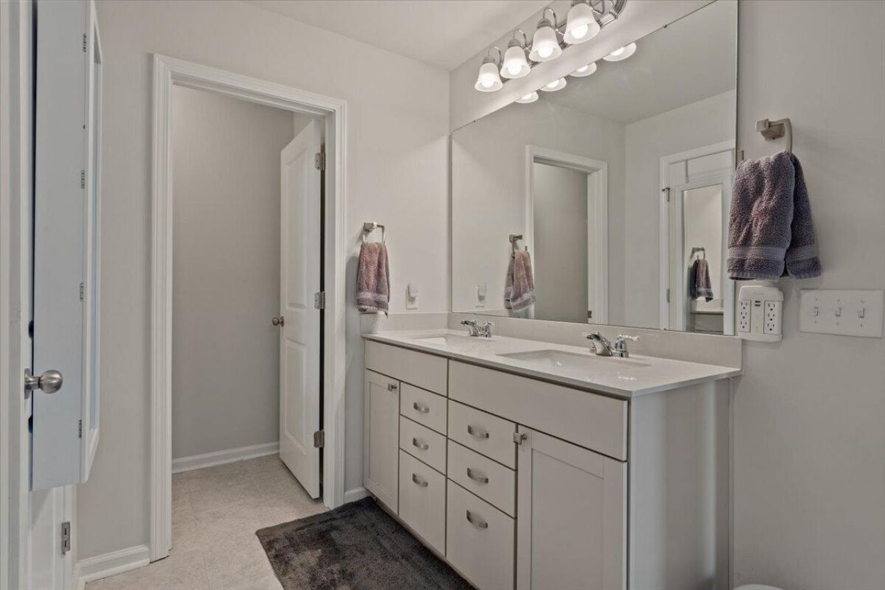 430 Ambrose Drive Photo 24