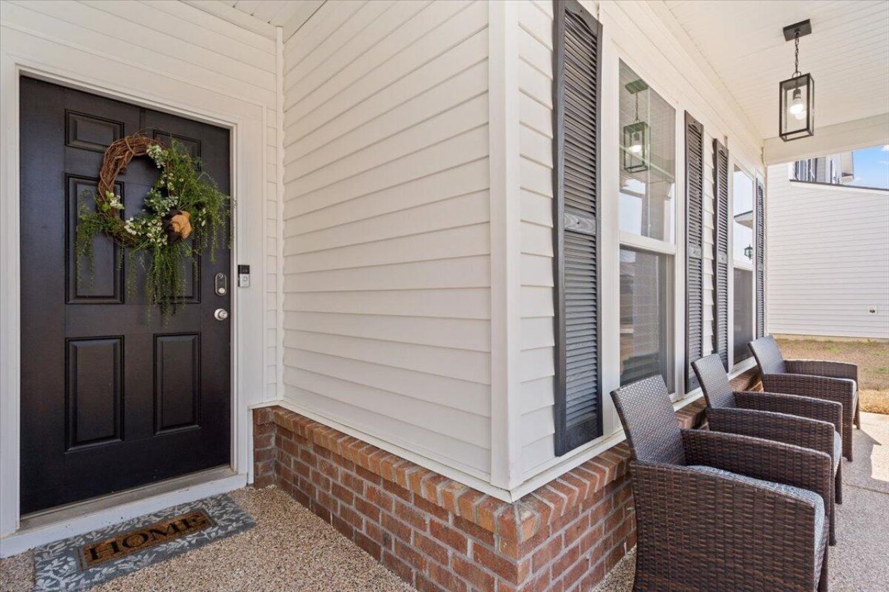 430 Ambrose Drive Photo 7