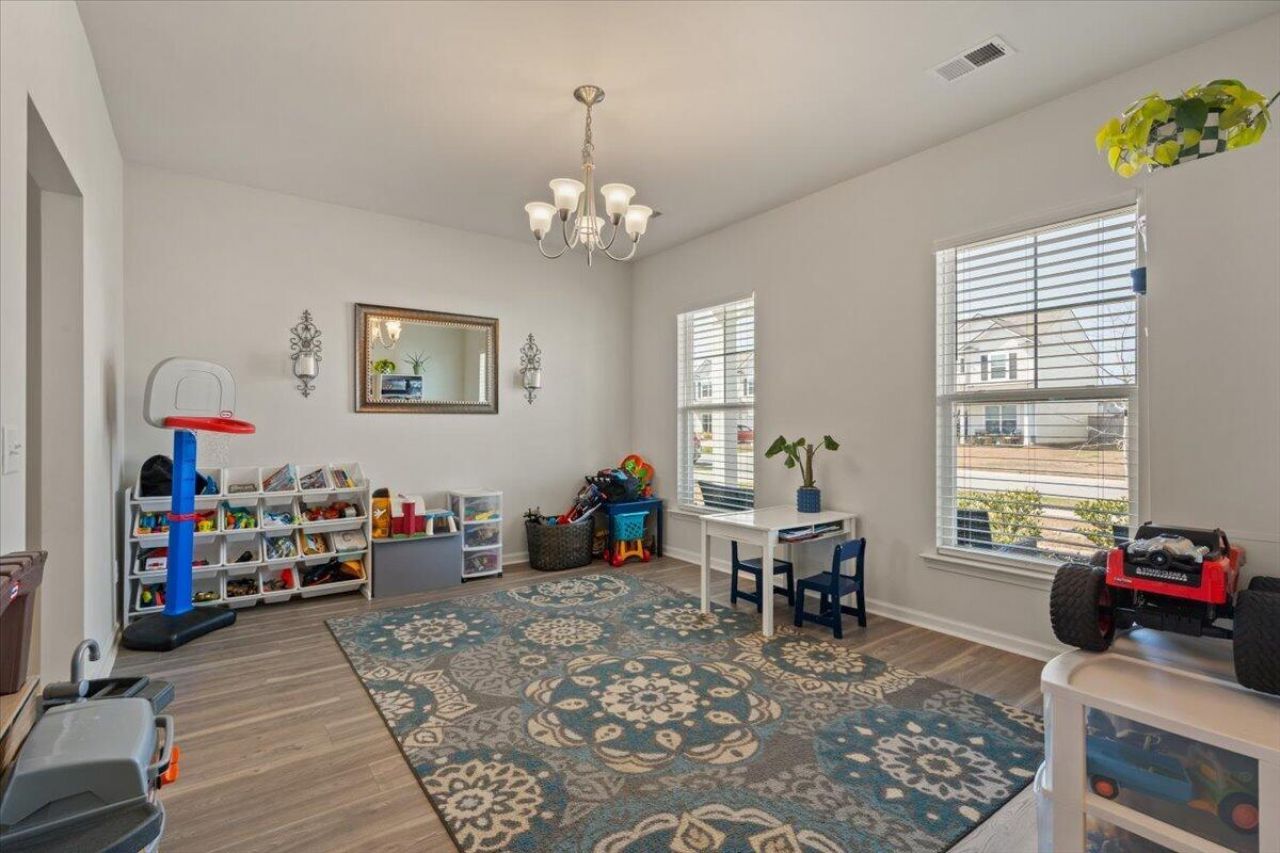 430 Ambrose Drive Photo 8