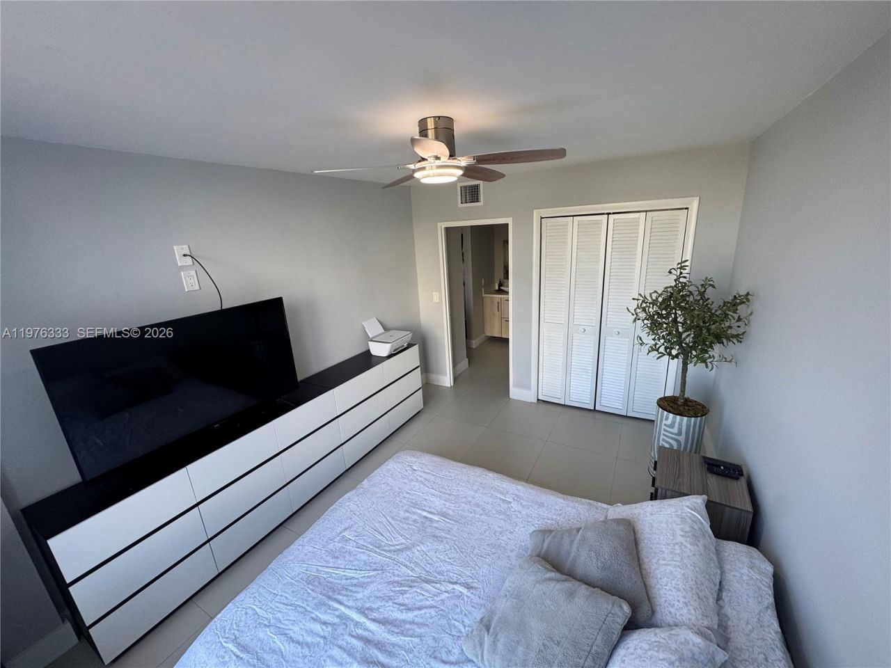 500 Three Islands Blvd , Unit M24, Hallandale Beach, FL 33009 Photo