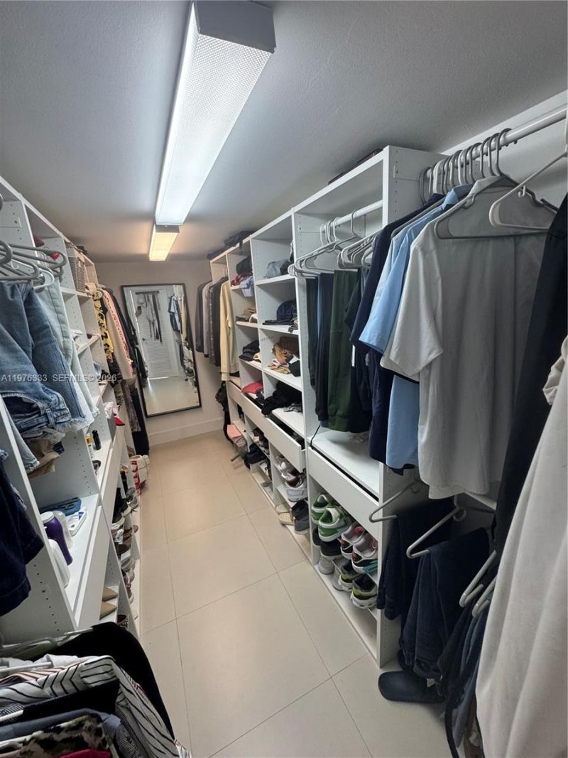 500 Three Islands Blvd , Unit M24, Hallandale Beach, FL 33009 Photo