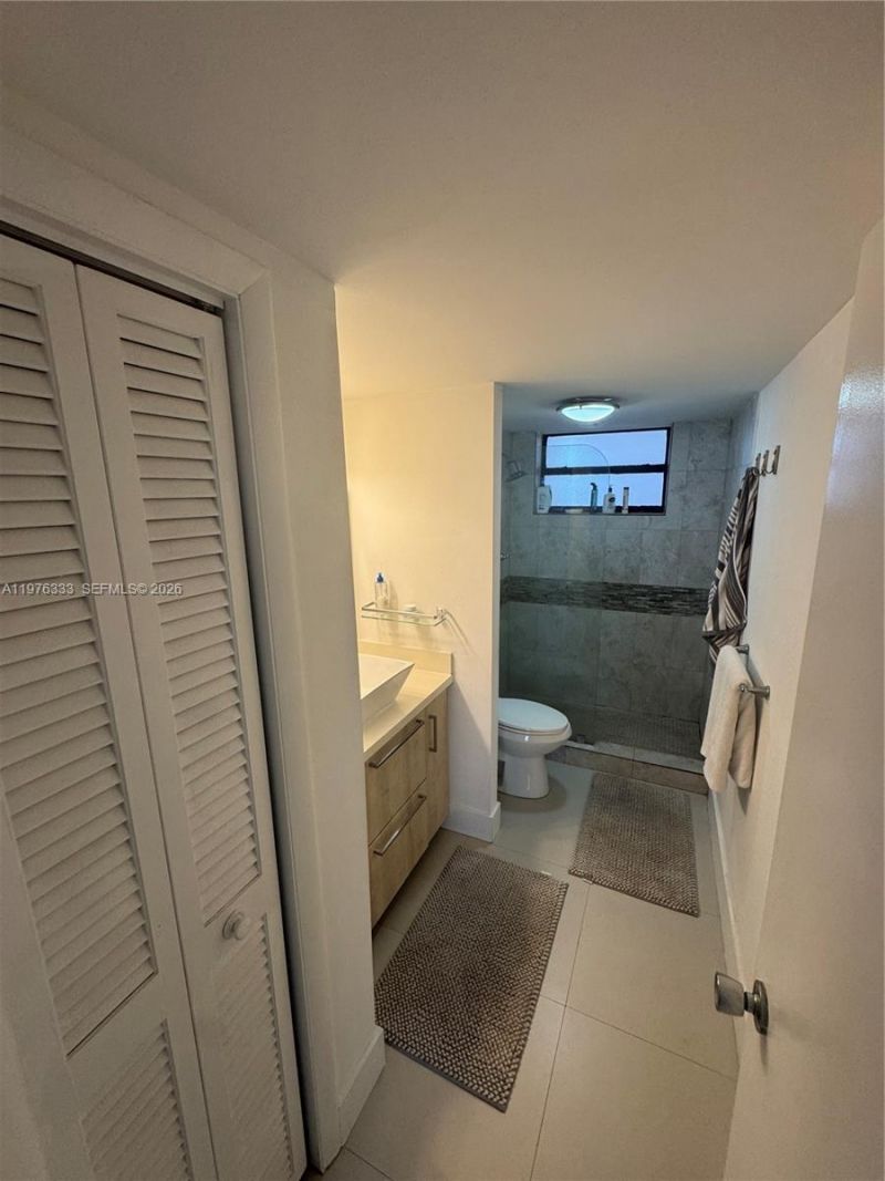 500 Three Islands Blvd , Unit M24, Hallandale Beach, FL 33009 Photo