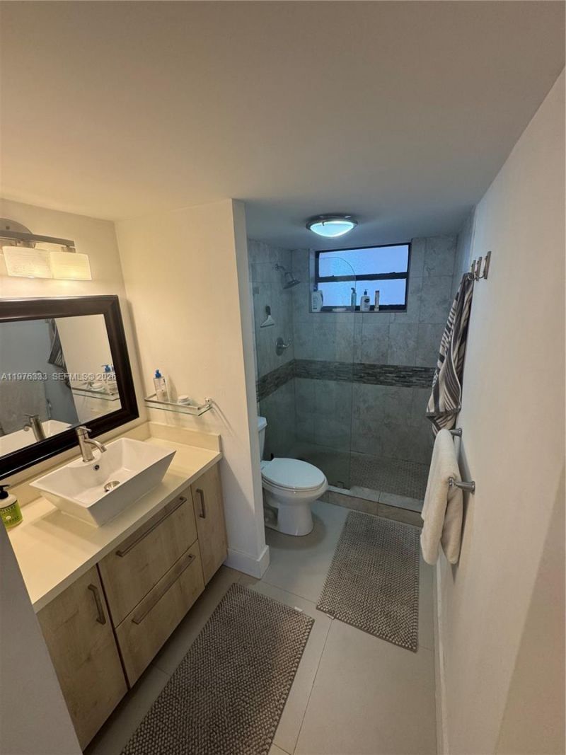 500 Three Islands Blvd , Unit M24, Hallandale Beach, FL 33009 Photo
