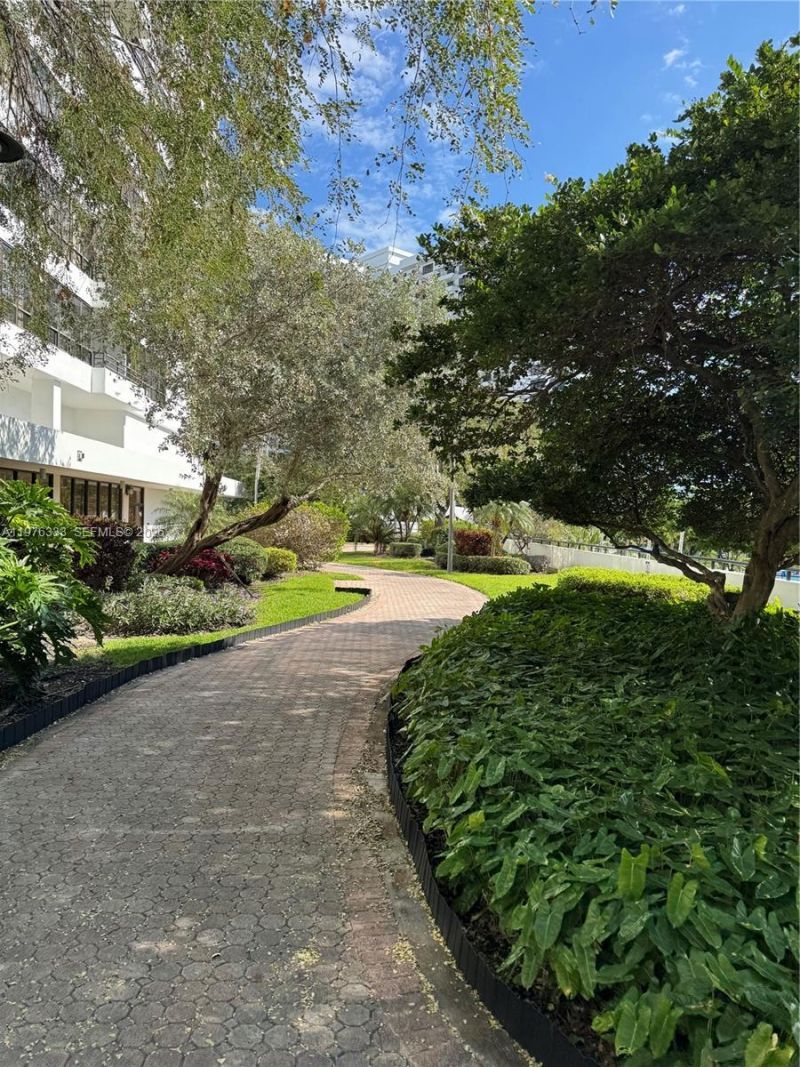 500 Three Islands Blvd , Unit M24, Hallandale Beach, FL 33009 Photo