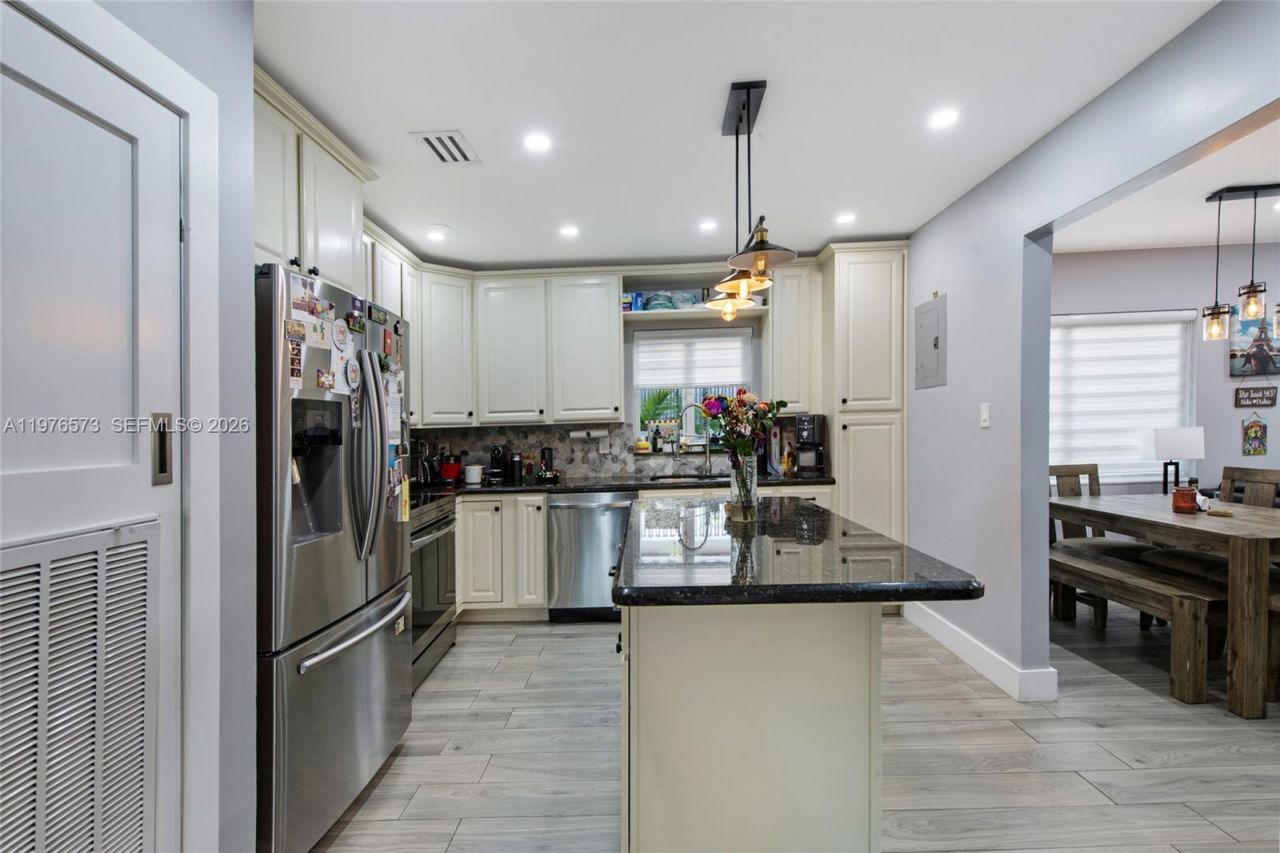 1620 SW 19th St , Unit 1620, Miami, FL 33145 Photo