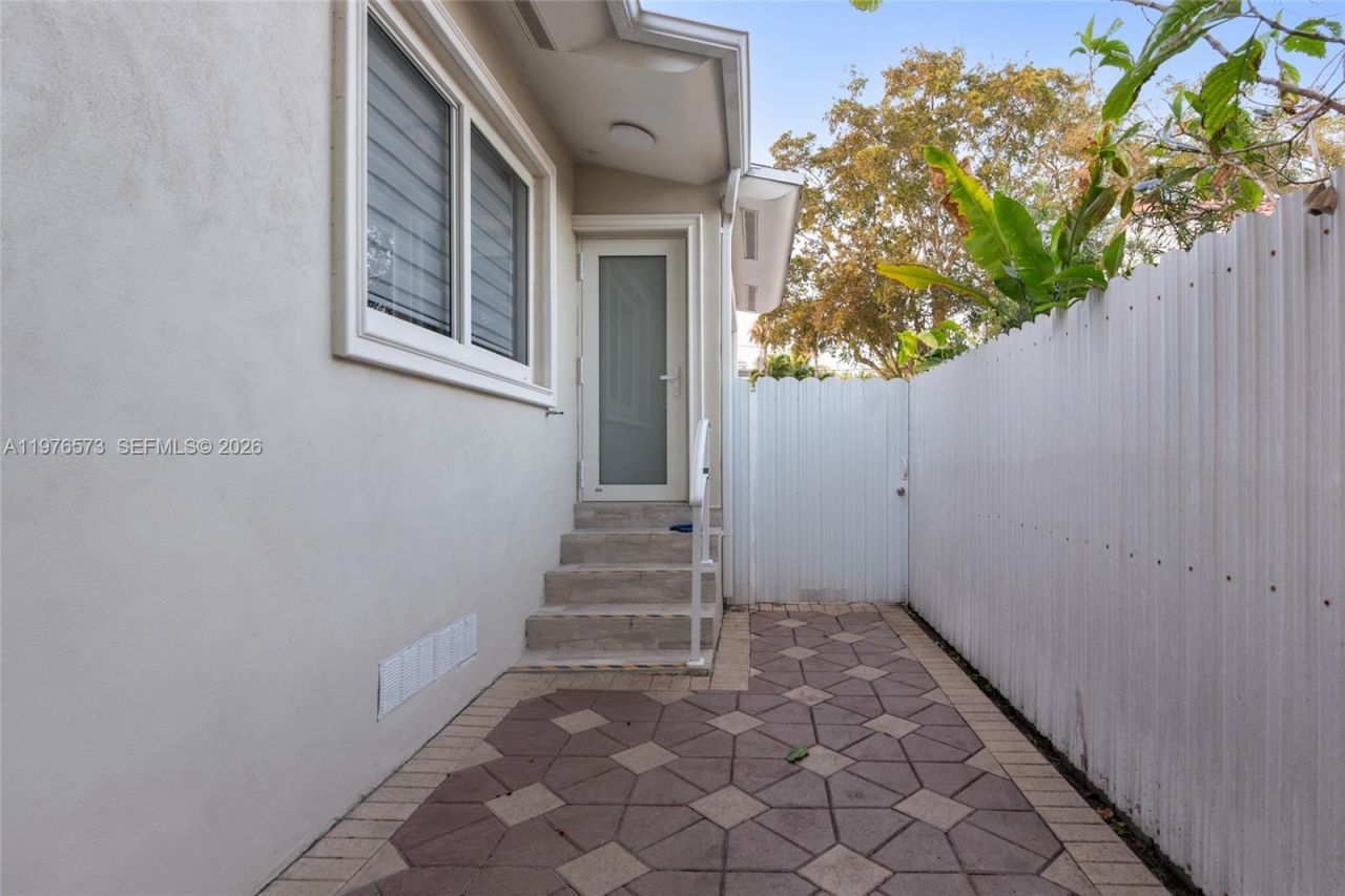 1620 SW 19th St , Unit 1620, Miami, FL 33145 Photo