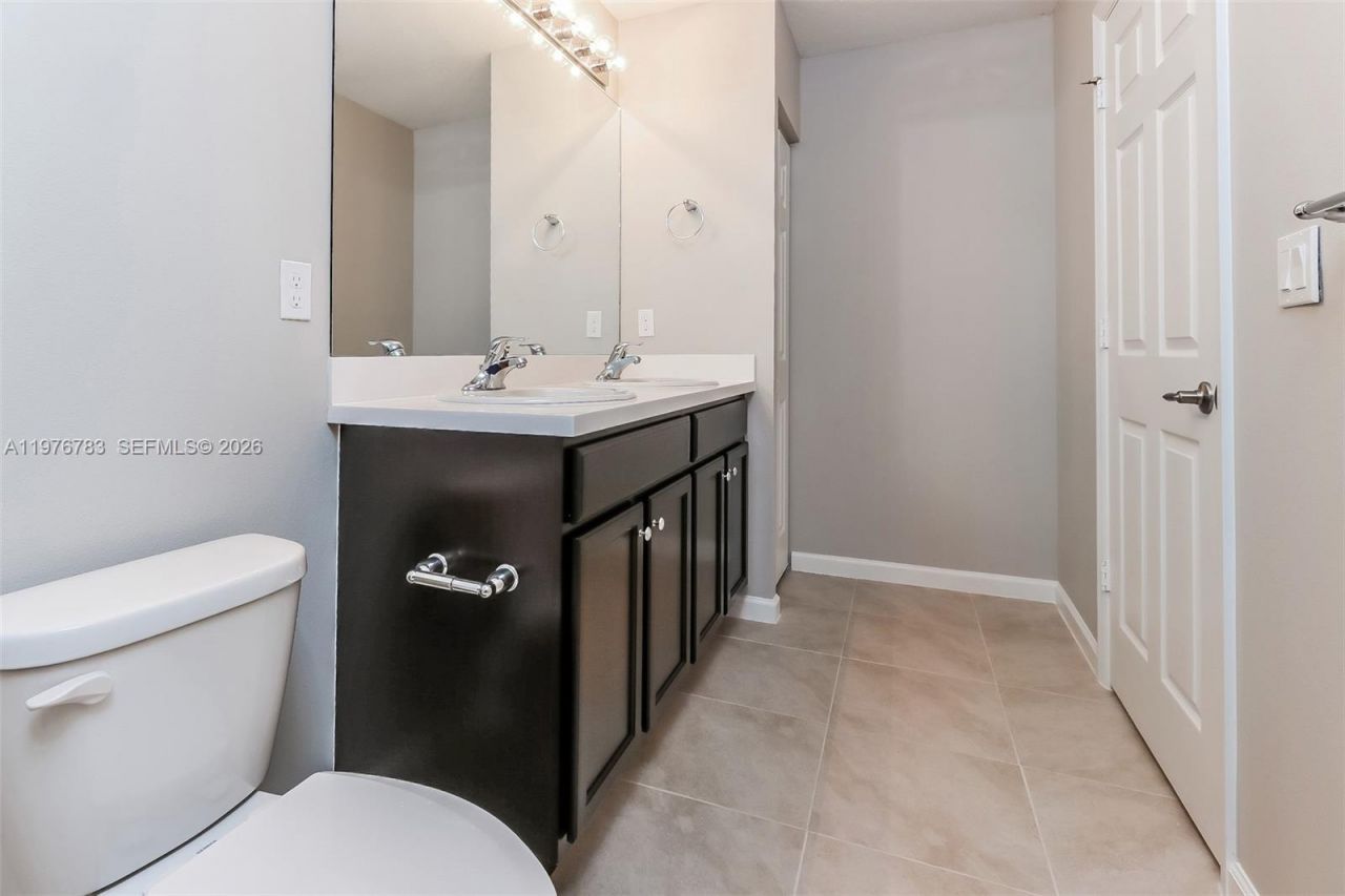 957 SE Caravan Ave , Port Saint Lucie, FL 34983 Photo