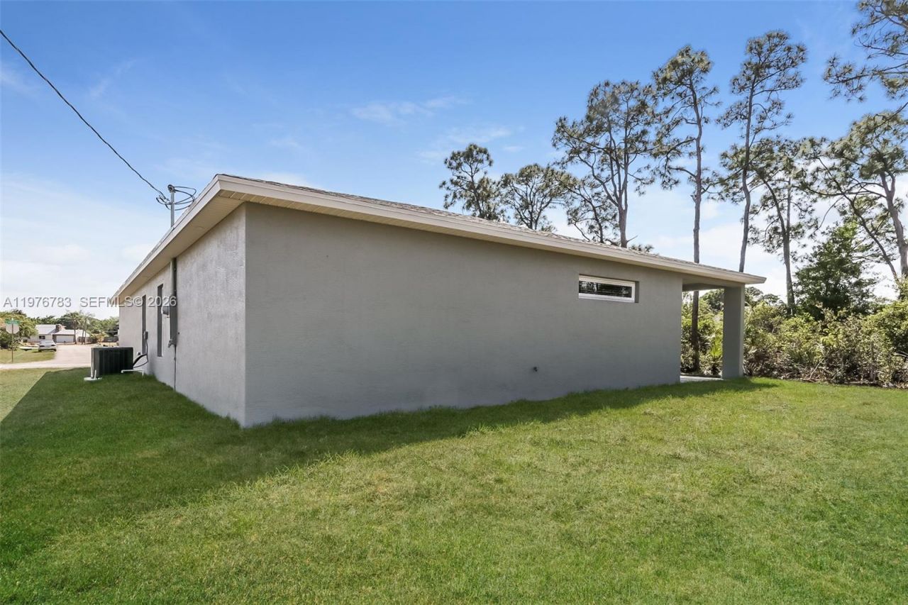 957 SE Caravan Ave , Port Saint Lucie, FL 34983 Photo