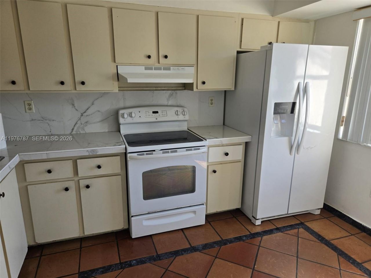 655 W Park Dr, Unit 6-12, Miami, FL 33172 Photo