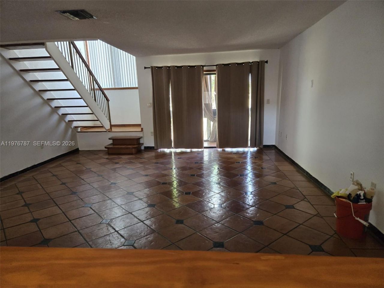 655 W Park Dr, Unit 6-12, Miami, FL 33172 Photo