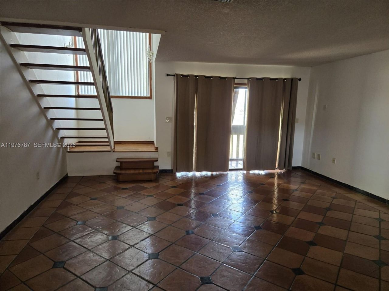 655 W Park Dr, Unit 6-12, Miami, FL 33172 Photo