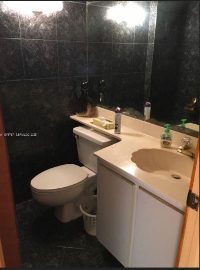 655 W Park Dr, Unit 6-12, Miami, FL 33172 Photo
