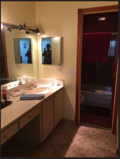 655 W Park Dr, Unit 6-12, Miami, FL 33172 Photo