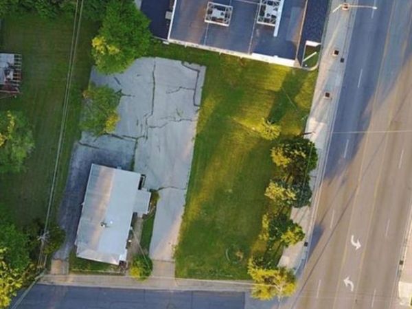 7853 Olive Boulevard, University City, MO 63130