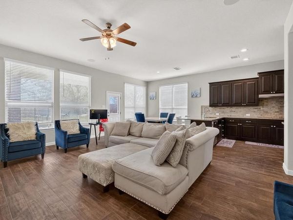 7815 Kettle Creek Drive, Arlington, TX 76001