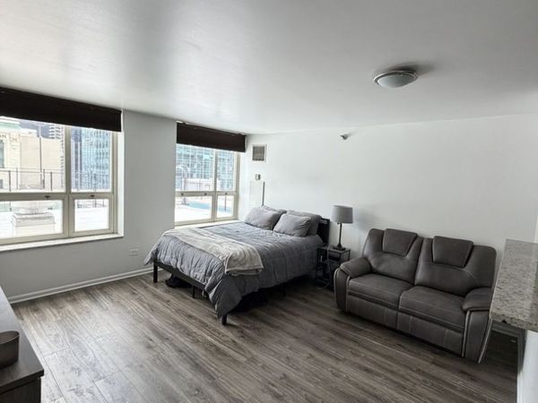 345 N La Salle Drive , Unit 1504, Chicago, IL 60654