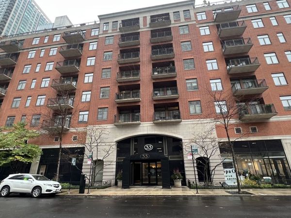 33 W Huron Street, Unit 810, Chicago, IL 60654