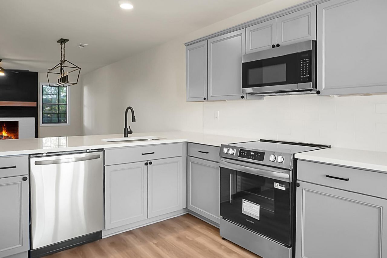 7650 Oldridge Road Photo 4