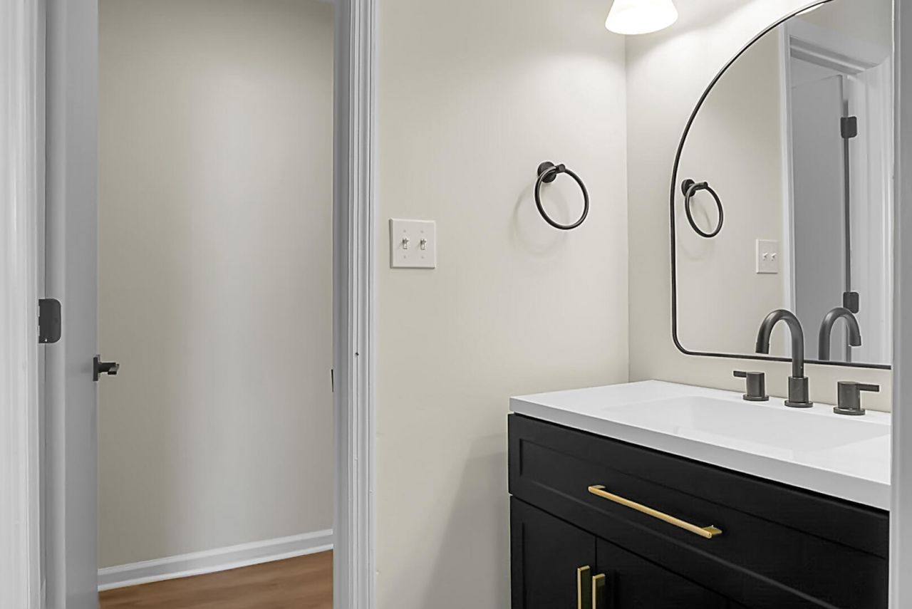 7650 Oldridge Road Photo 9