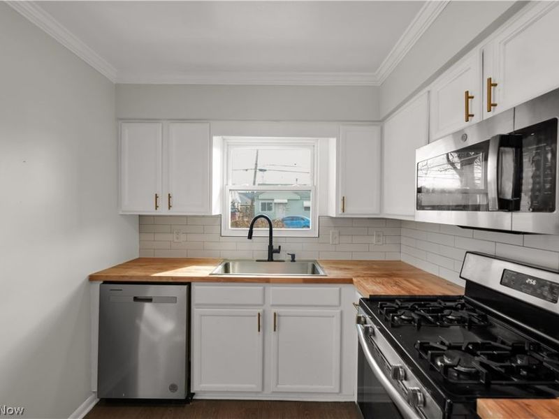 12114 Milligan Avenue, Cleveland, OH 44135 Photo 9