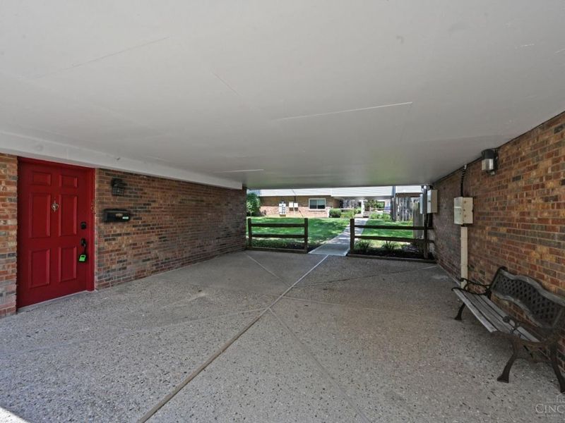 7752 Montgomery Road, Unit 29, Sycamore Township, OH 45236 Photo 2