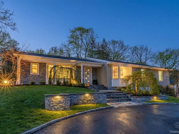 21 Rawlings Drive , Melville, NY 11747