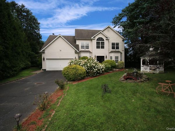 469 Donald Boulevard , Holbrook, NY 11741