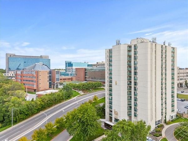 3838 Rainbow Boulevard, Unit 304, Kansas City, KS 66103