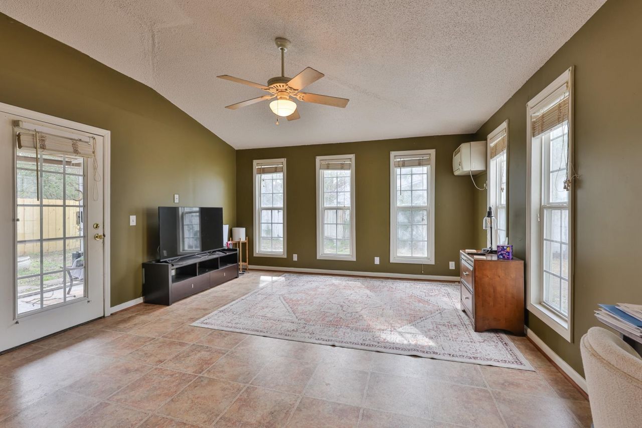 218 Rice Mill Dr. Photo 16