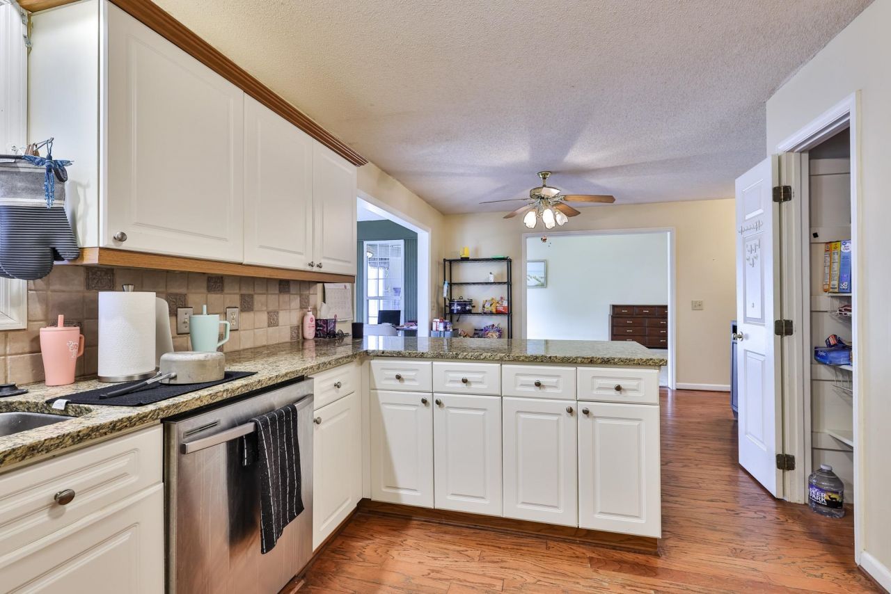 218 Rice Mill Dr. Photo 6