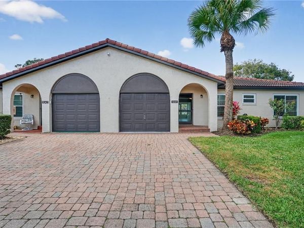 1041 Forest Lakes DR, Unit 7D, NAPLES, FL 34105