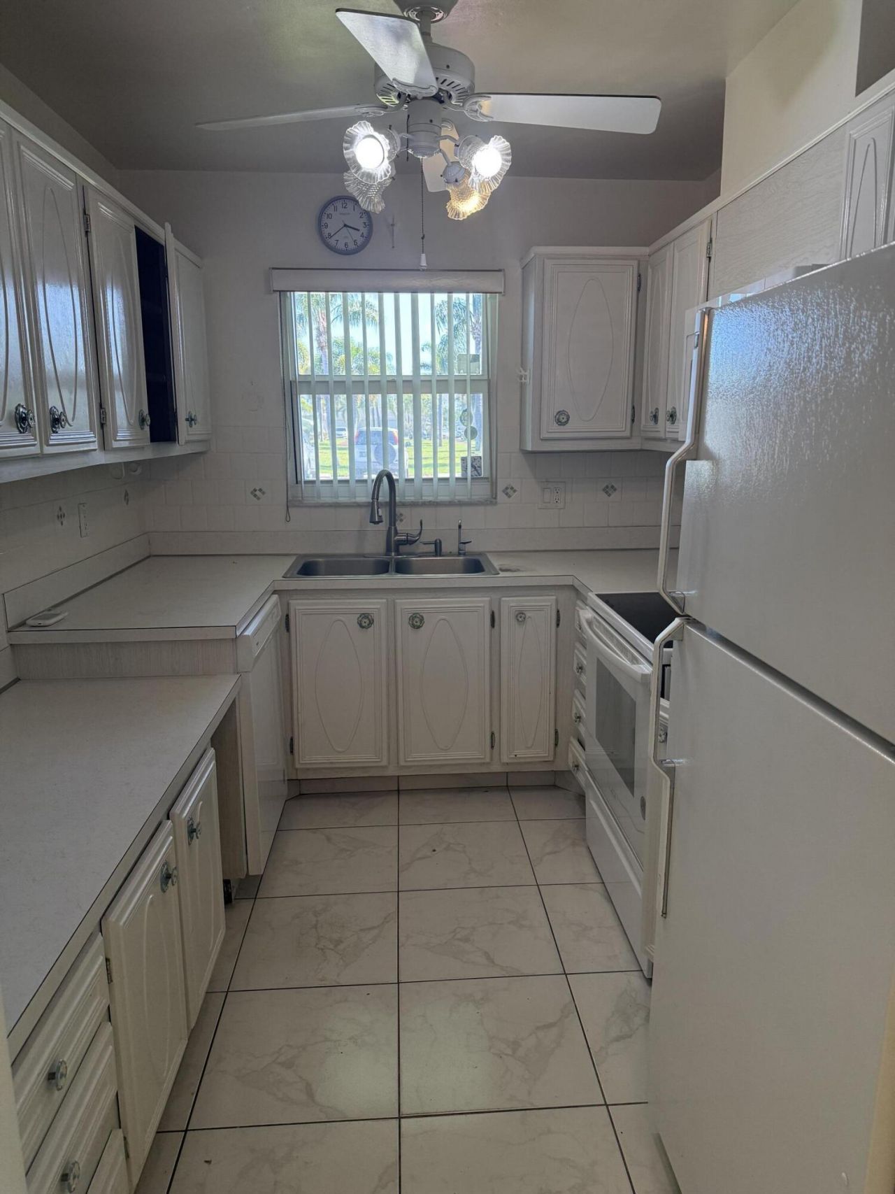 211 Country Lane E, Unit A, Boynton Beach, FL 33435 Photo