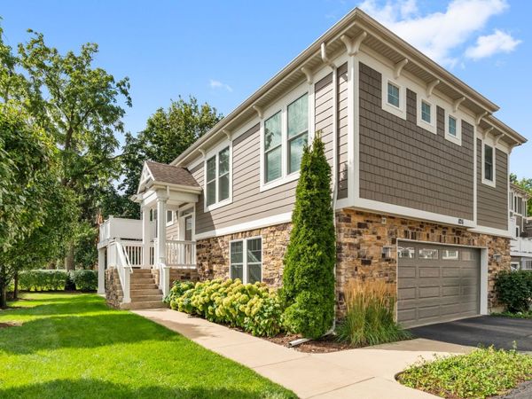 826 Chestnut Street , Deerfield, IL 60015