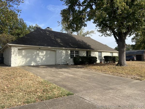 1751 E 59th Place , Tulsa, OK 74105